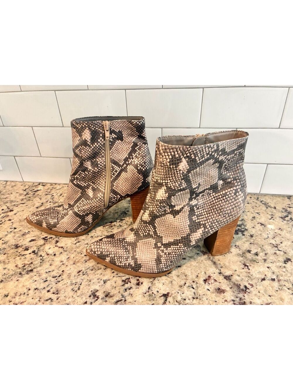 Carlos by Carlos Santana Lyda Snake Print Ankle Bootie Pointed Toe Zip 39/9